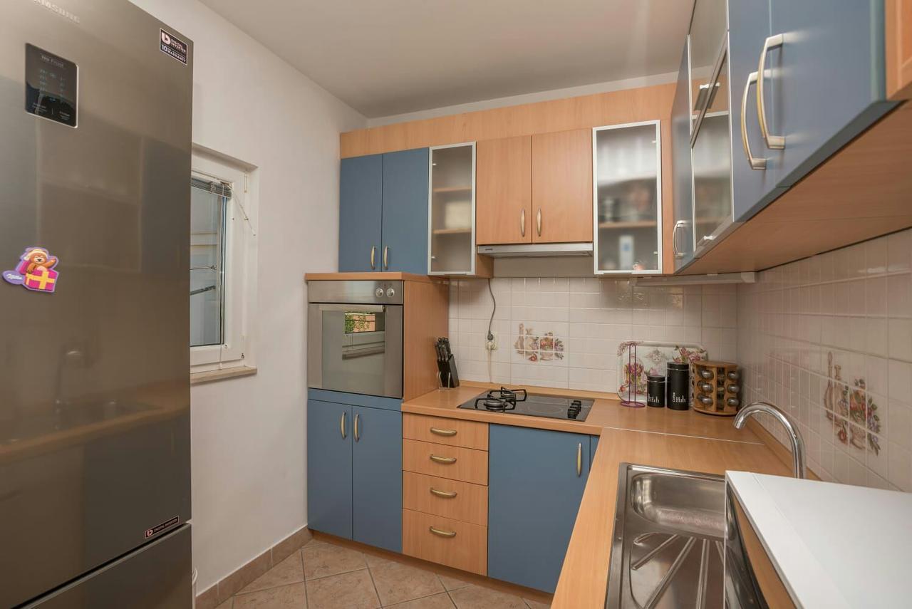 Apartments Matko Макарска Экстерьер фото